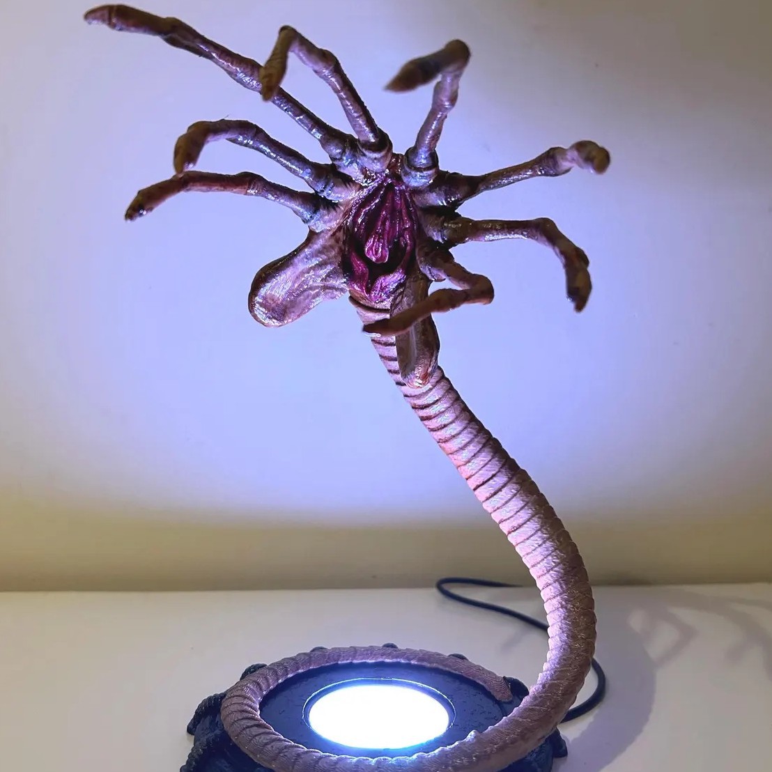 Lampu Alien Facehugger Lampu M - Home Decor Lighting ulasan dan harga