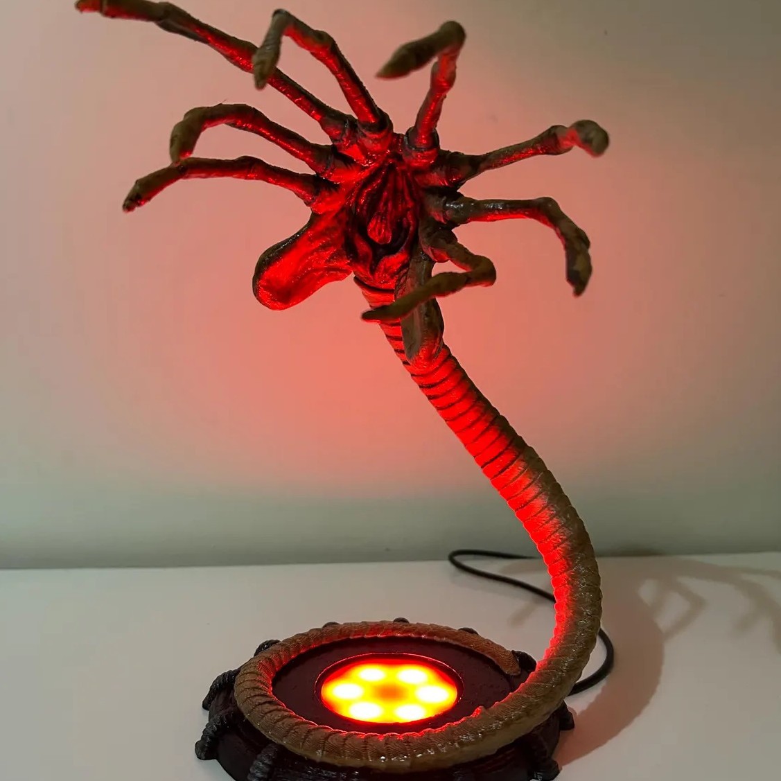 Lampu Alien Facehugger Lampu M - Home Decor Lighting ulasan dan harga